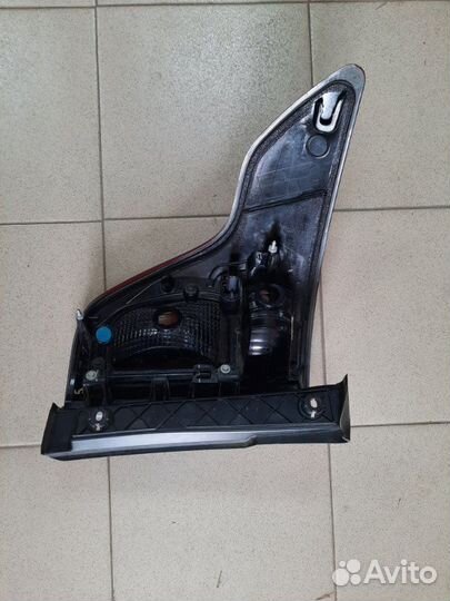 Фонарь задний правый Ford Explorer U502 duratec