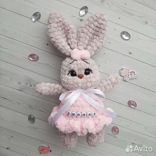 Зайка. Подарок девочке. Вязаные игрушки