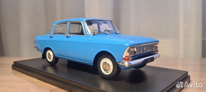 Модели автомобилей 1:24 Москвич 412