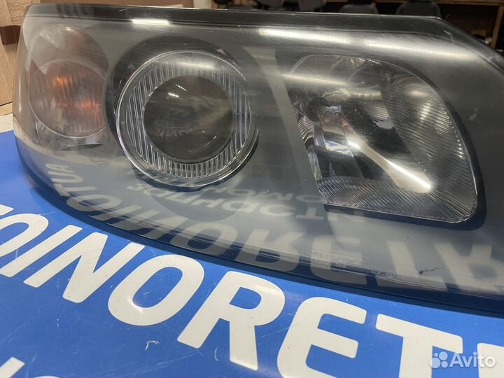 Фара правая Volvo V50 30698894 (2004 - 2012)