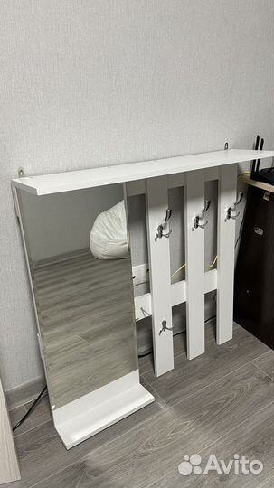 Вешалка в прихожую с зеркалом