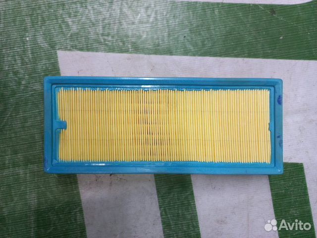 Воздушный фильтр двигателя Audi 80 1993