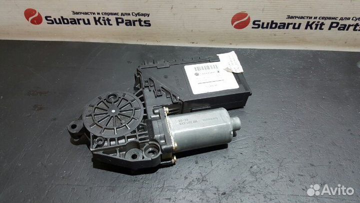 Мотор стеклоподъемника задний левый Porsche