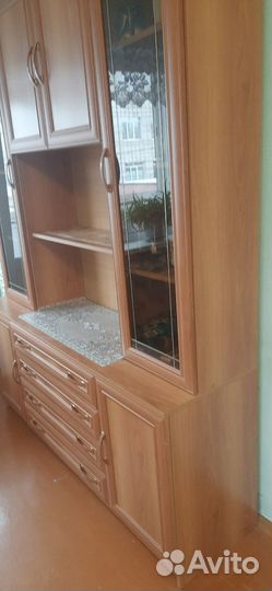 Шкаф сервант для посуды