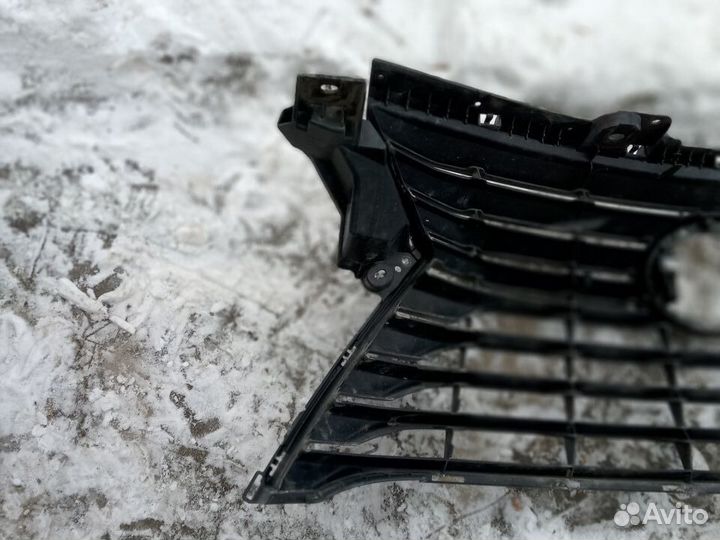 Решетка радиатора Lexus RX