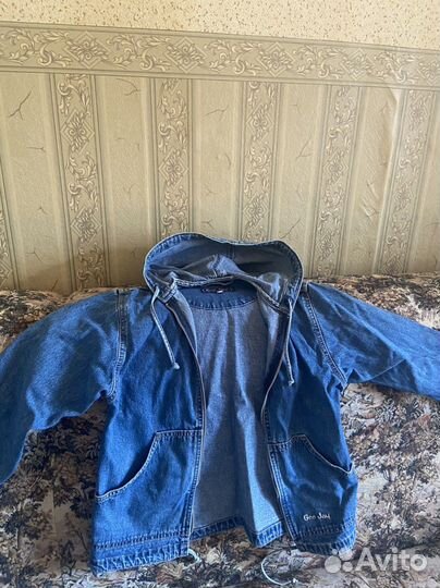 Джинсовая куртка