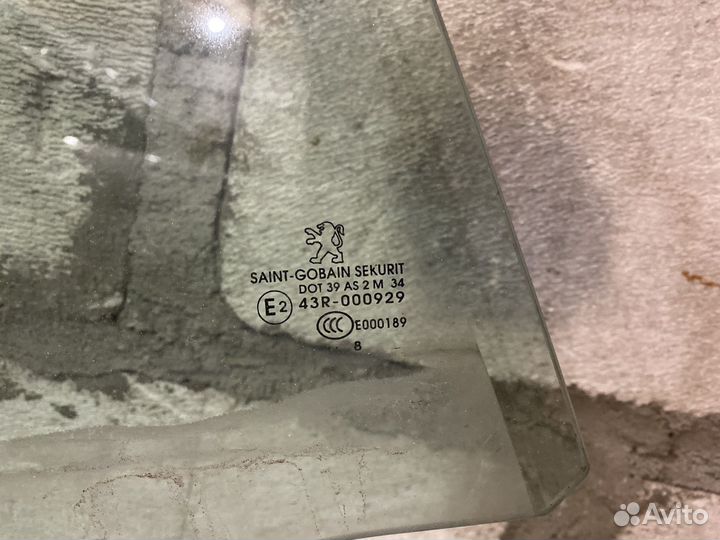 Стекло заднее правое Peugeot 308 T7