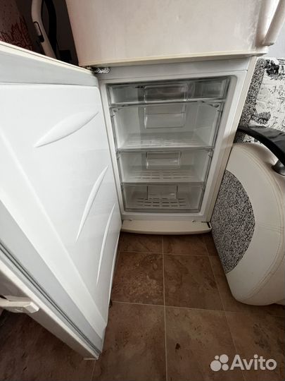 Холодильник lg