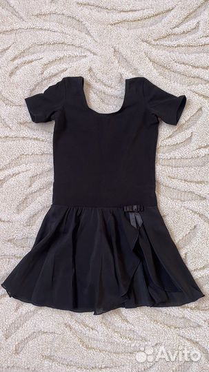 Гимнастический купальник с юбкой