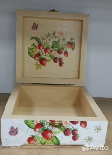 Шкатулка деревянная