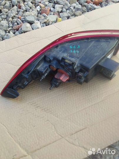 Kia carnival 4 фонарь задний правый