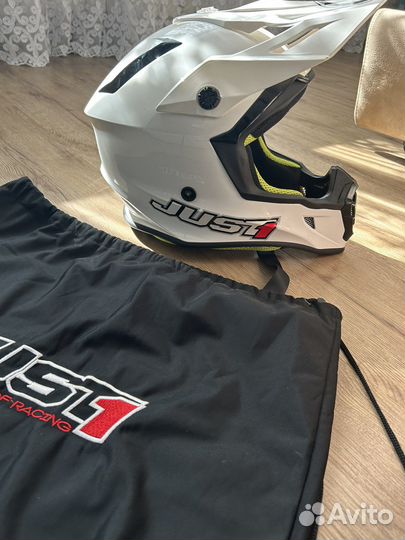 Продам кроссовый шлем Just 1
