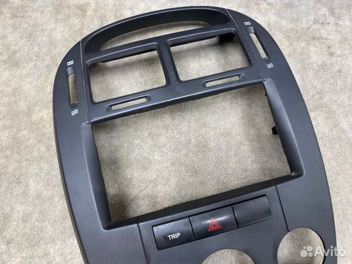 Накладка на торпедо Kia Cerato 1.6 G4FC 2006