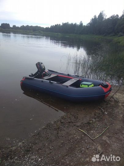Лодка с мотором