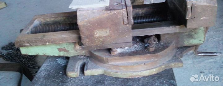 Тиски станочные поворотные огромные 320мм, СССР