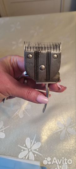 Машинка для стрижки волос механическая