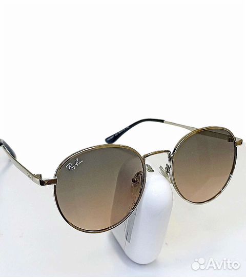 Солнцезащитные очки ray ban в оригинальном футляре