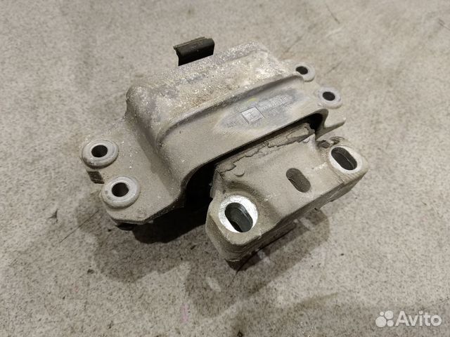 Опора двигателя левая для 1.6 Volkswagen Jetta 6
