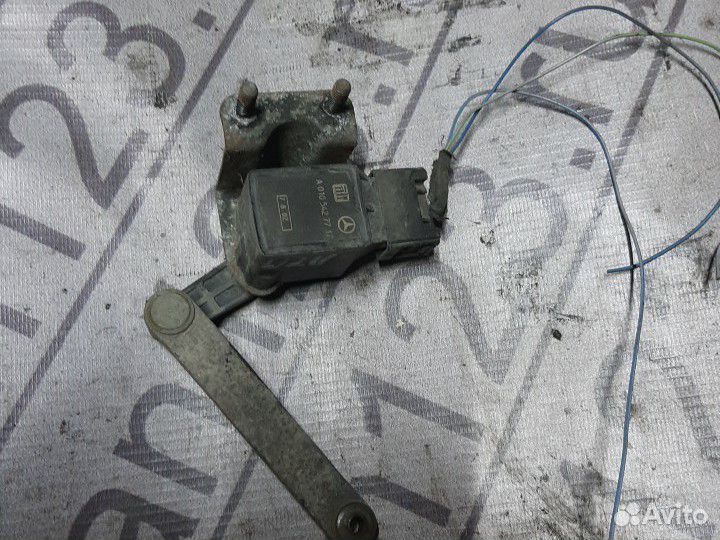 Датчик положения кузова Mersedes W211 E Class