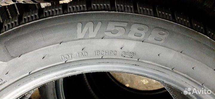 Ovation W-586 255/50 R20 109H