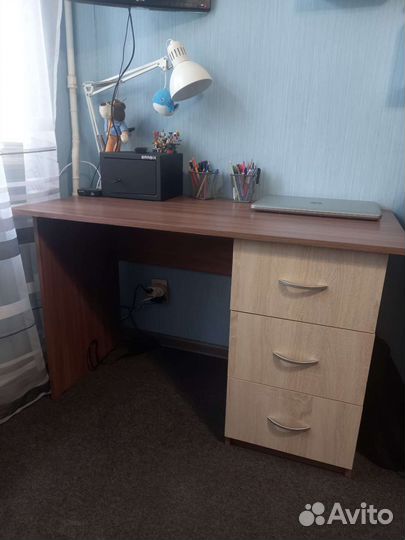 Письменный стол