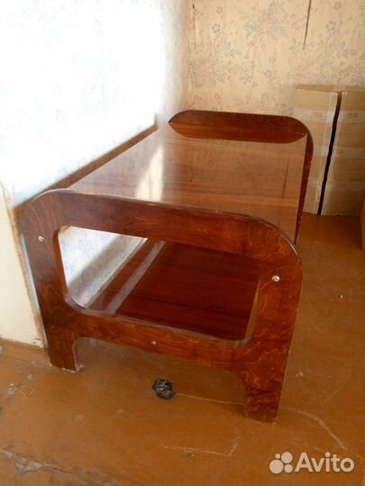 Столик журнальный