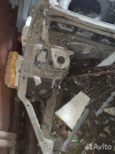 Предняя правая четверть Mazda 6 2009 год