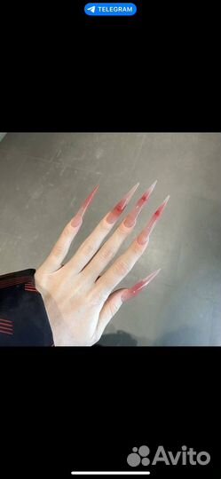 Модель на наращивание ногтей