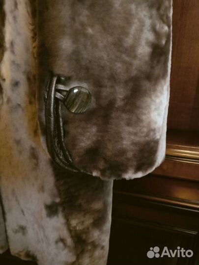 Полушубок из мутона, воротник норка, 54-56 р-р. Ал