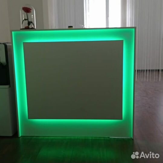 Ресепшен стойка администратора с подсветкой