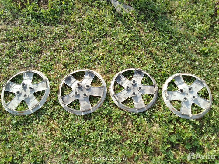 Колпаки на колëса r14