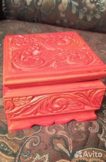 Шкатулка деревянная ручной работы резная