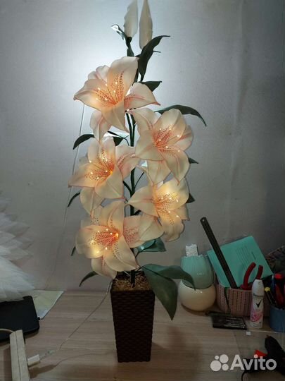 Лилия светильник