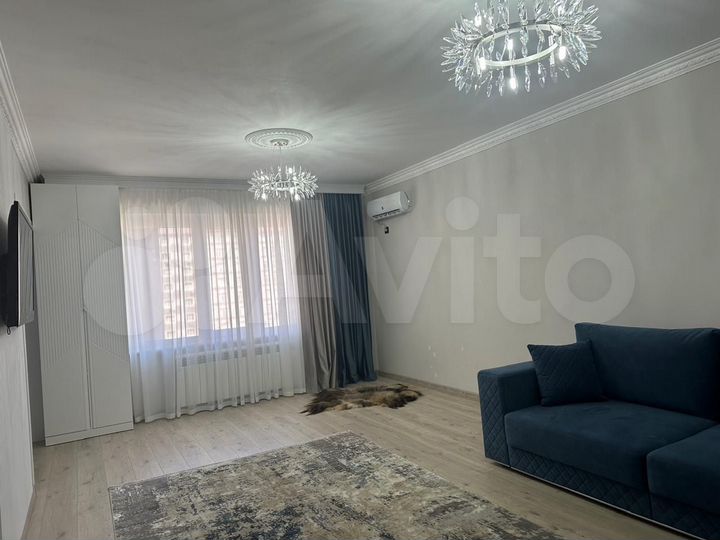 1-к. квартира, 56 м², 7/17 эт.