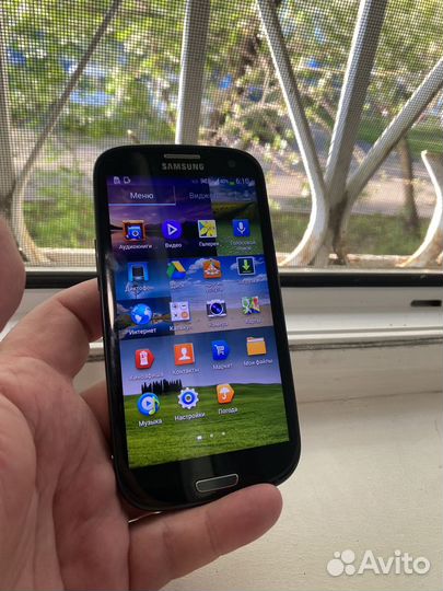 Samsung Galaxy S III GT-I9300, 16 ГБ