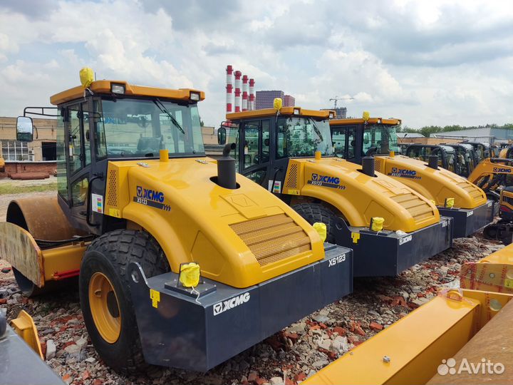 Дорожный каток XCMG XS123, 2023