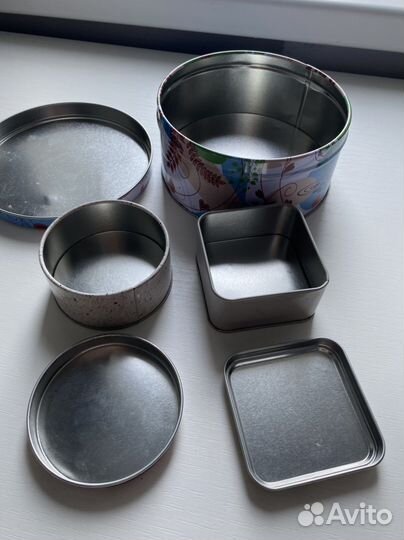 Жестяные банки для хранения пакетом