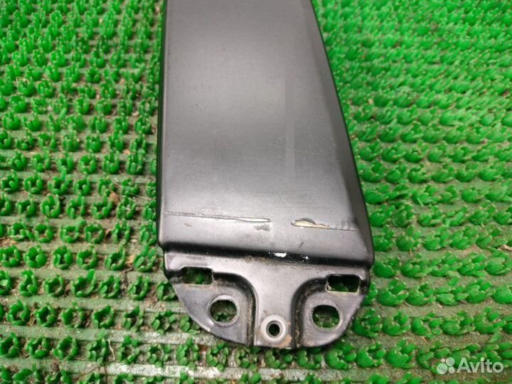 Накладка стойки кузова правая Audi A4 B5 ADR 1996