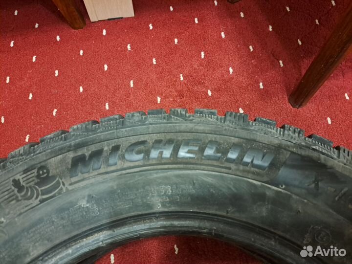 Michelin X-Ice North 4 215/65 R16