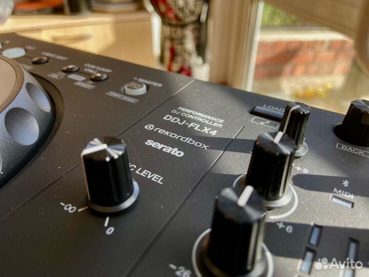 Pioneer DDJ-FLX4 - 2-канальный DJ-контроллер