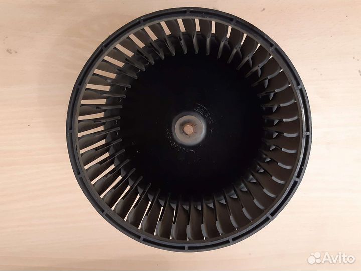 Моторчик вентилятора в сборе Nissan juke