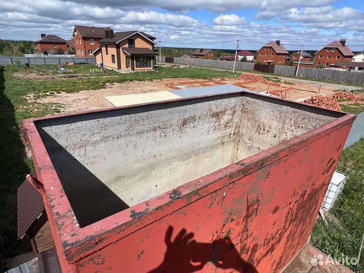 Металлический бак для воды бу