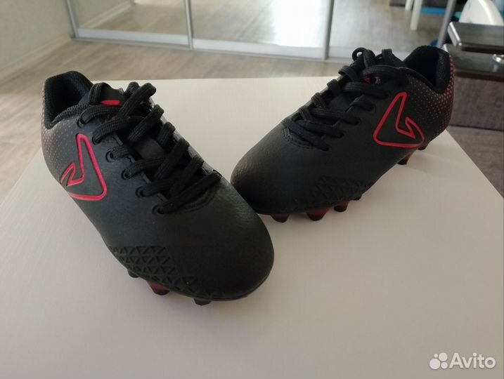 Футбольные бутсы, сороконожки. Demix