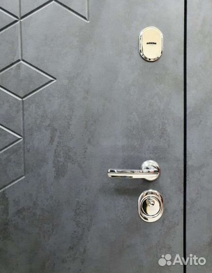 Дверь входная квартирная