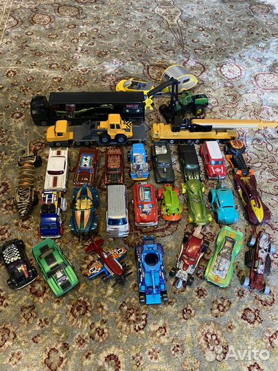 Hot wheels машинки