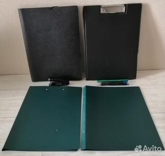 Канцелярский набор: папки А4, степлер, ручки