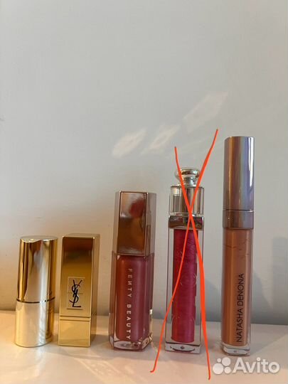 Помады, блески и бальзамы для губ