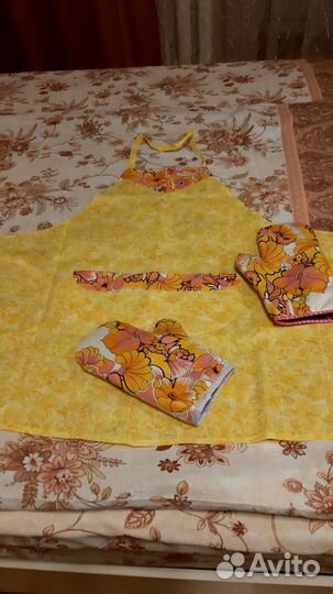 Кухонные фартуки, рукавички и.т.д