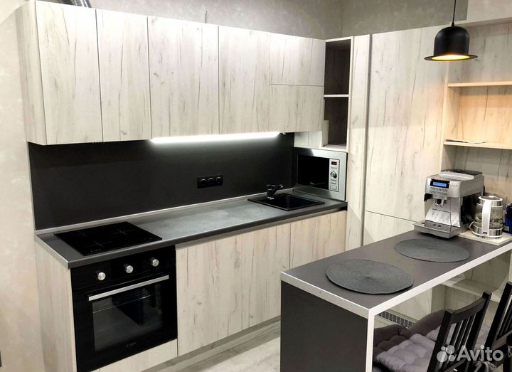 Кухня в потолок на заказ