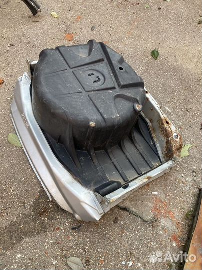 Ниша запасного колеса Mercedes-Benz C-Class W203